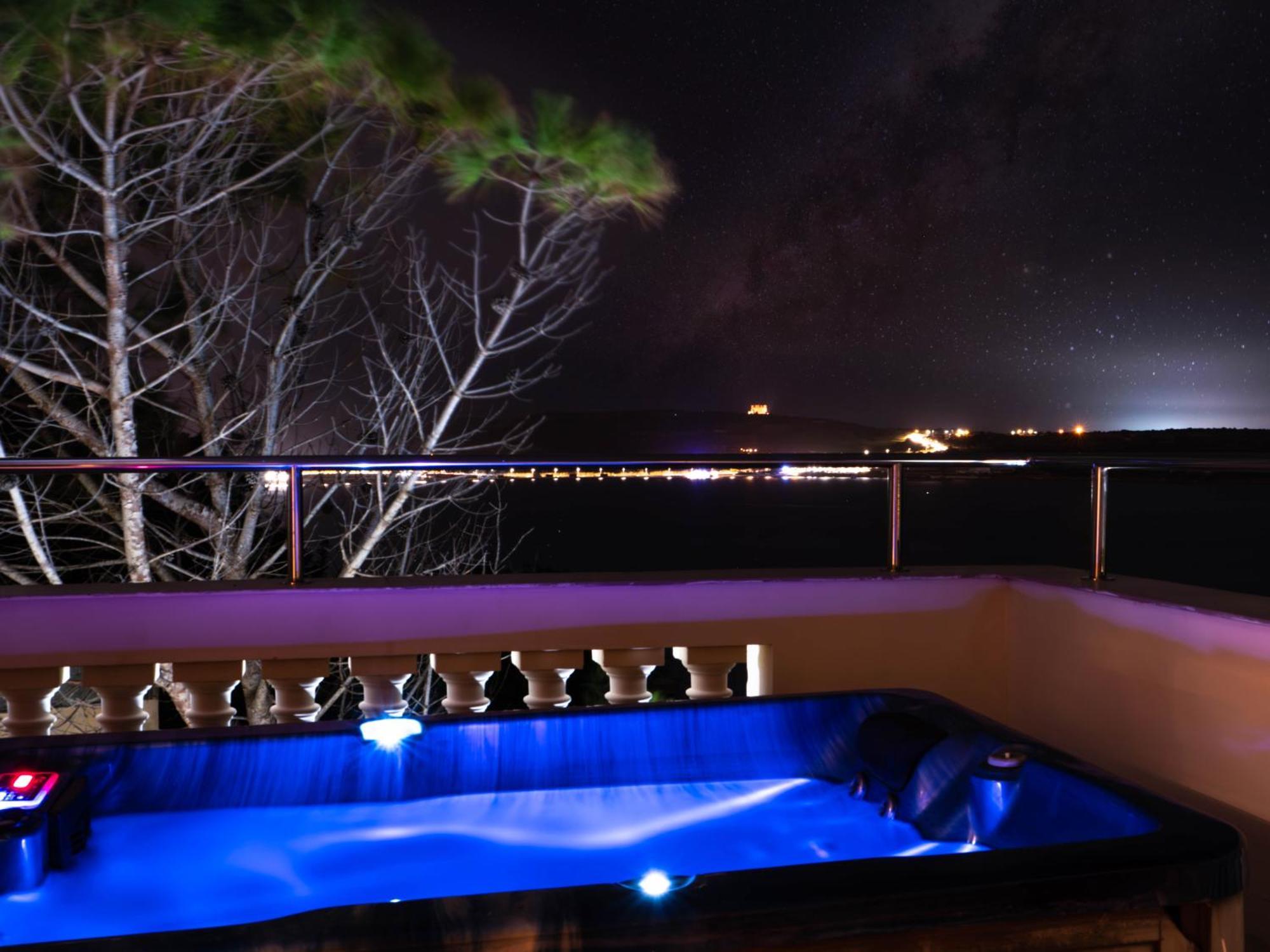 Villa Palma - Sunset Sea Views With Pool, Jacuzzi, Sauna And Games Room Mellieħa Eksteriør bilde